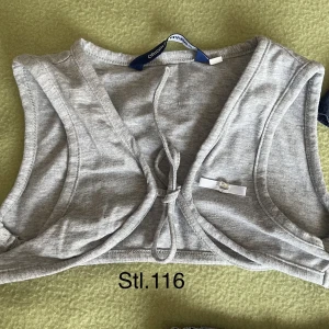 Barn bolero Stl.116 - Barn bolero Stl.116 Grå  Bomull 