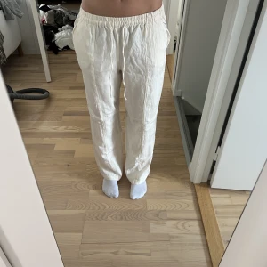 Linnebyxor  - Jätte fina linnebyxor från zara! Super sköna och passar till allt💞