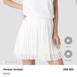 Säljer min vita kjol från Nakd, aldrig använd utan enbart provad, prislapp saknas däremot. 💞☀️  Skriv för egna bilder. 