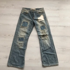 Tiger of sweden bootcut - Riktigt bra passform och lägger sig över skorna riktigt fint 😎  Sitter som 32/32 ungefär 