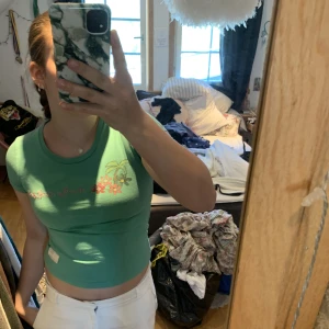 Söt unik odd molly topp - Skit snygg baby tee/ croppad tröja från odd molly💕 Stl 0 som är som xs-s men passar mig som har s/m eller 38❤️