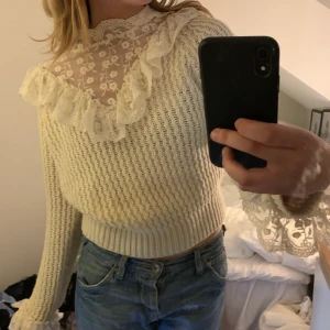 Zara tröja strl s - Säljer denna superfina tröja från zara! Strl s