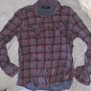 Vintage flanel Shirt  - Flanellskjorta som passar tjejer och killar