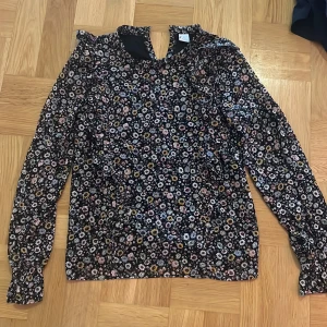 Blus - Super fin blus till sommaren❤️