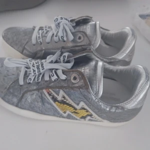 Unika Zadig skor - Unika Zadig skor i använt skick! Storlek 38