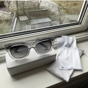 Chimi byte - Kan tänka mig att byta mina gråa chimis i modell 08 mot ett par 07or eller 04, helst i grönt. Annars är dom till salu för 800kr. Som nya, ser oanvända ut SLÄPPS INTE FÖR UNDER 800! !KÖP DIREKT FÖR 900!