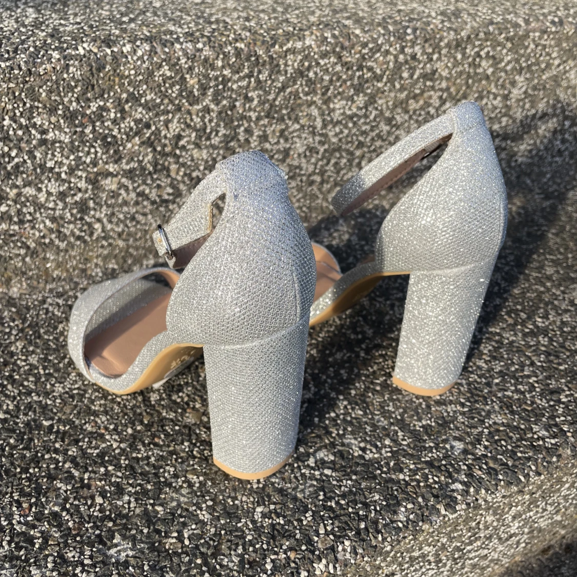 Silverglittriga klackskor  - 90
