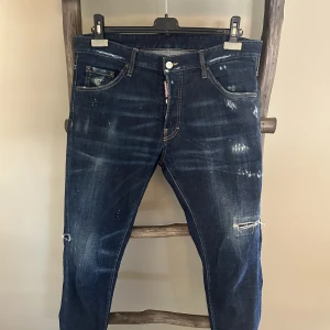 DSQUARED2 Jeans - Köpta på Farfetch har tags och extra knappar även kvittot från Farfetch, Nästan som nya har använts kanske 5gånger växte ur dom sen har dom bara legat