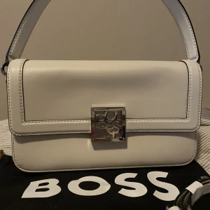 Väska  - Väska från märket Hugo boss Nyskick 