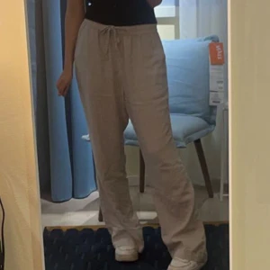 Beiga linnebyxor  - Beiga linnebyxor väldigt stora 