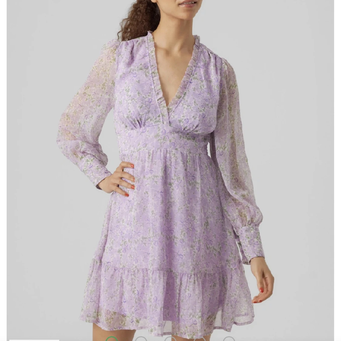 Lilablommig klänning 