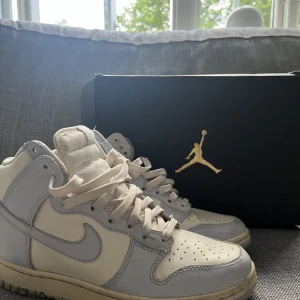 Nike Jordan dunk  - Säljer nu mina älskade jordans. Storlek 38,5. Skriv om ni har frågor! 