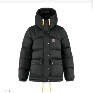 Söker fjällräven jacka xs - Söker en svart eller grön fjällräven jacka i st xs, hör gärna av er!!!!!