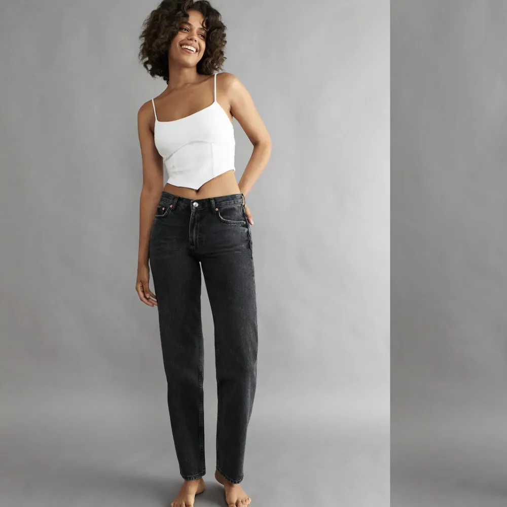 Lågmidjade jeans från gina  knappt använda pga för stora❤️. Jeans & Byxor.
