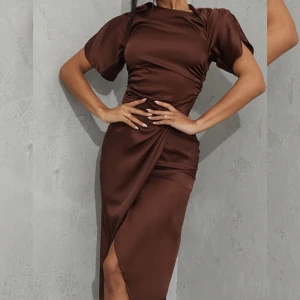 Bomb klänning  - Säljer denna snygga klänningen då den va lite för liten på mig, aldrig använt! 