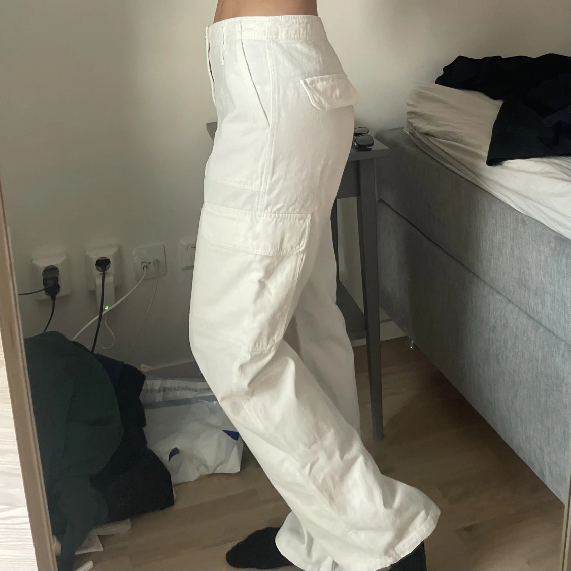 Vita cargobyxor från zara - 90