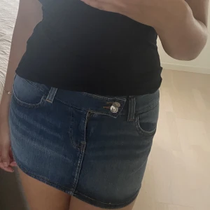 Minikjol - Y2K minikjol, aldrig använd! För liten för mig💕