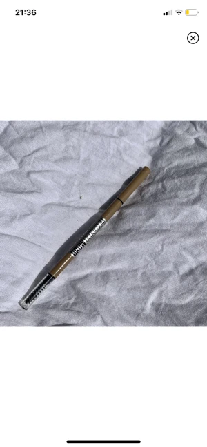 Ögonbrynspenna  - Maybelline ögonbrynspenna i blond. Endast testad. Frakt tillkommer på 18 kr 💕 