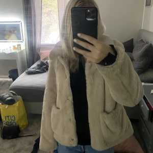 Teddy jacka - Teddy jacka från hm, använd en / två gånger 