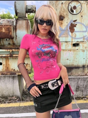 Rosa topp  - Skit snygg tröja! Lite för liten på mig. 