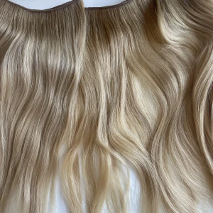 Hair weft 150 g löshår - Säljer 150 gram löshår i träns/hair weft från Myextensions. Väldigt fin kvalitet. 50 cm i färgen R5B+15, och ca 50 cm (har klippt topparna litegrann) i färgerna R5B+15 och R5B+16B. Alla tre för 1500 kr då jag köpte håret för 4700 kr på deras hemsida!