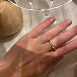 Guldig ring som tyvärr inte används
