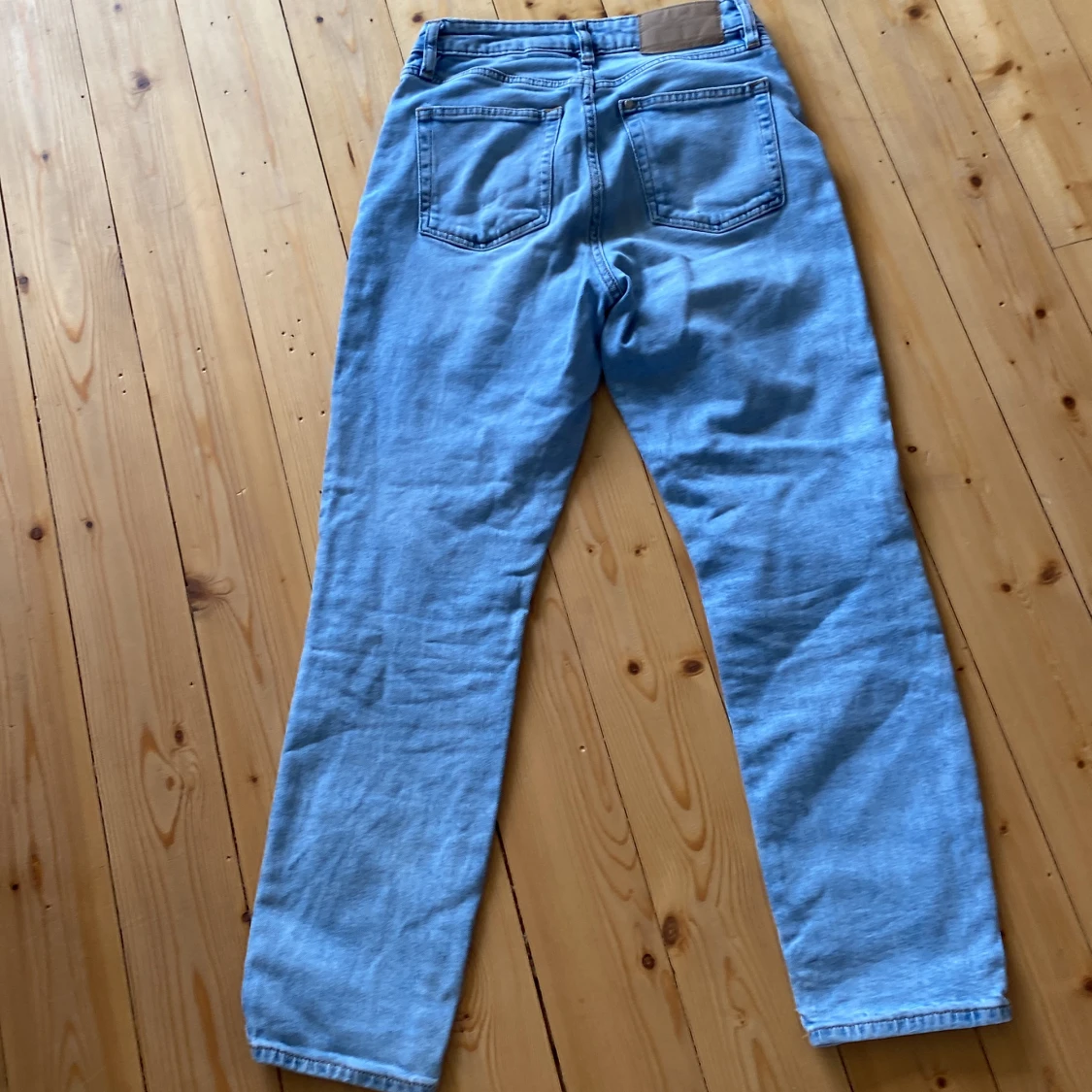 Ljusblåa jeans - 91