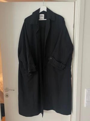 Trenchcoat - Fin, oversized trenchcoat från zara. I bra skick