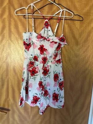 Jumpsuits  - Floral jumpsuits 