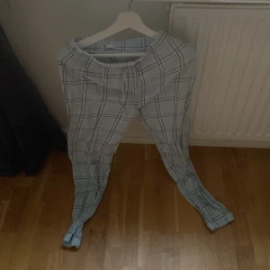 Pyjamas byxor  - Fina blå pyjamas byxor.