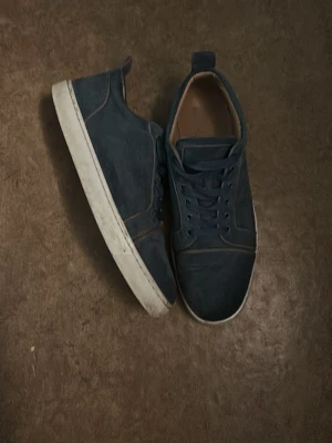 Blåa louboutins - Använda rätt så mycket, Ändå bra skick! Bättre pris vid snabb affär.