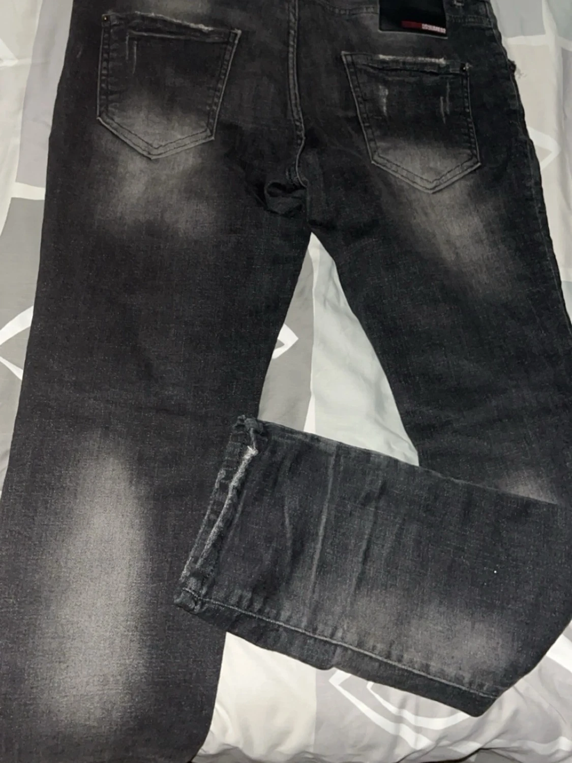Svarta slitna jeans med hål - 2