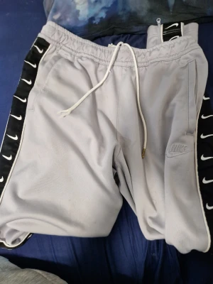 Nike pants - Nike pants size M. Good condition