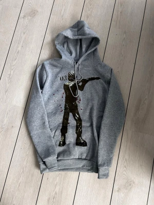 Hoodie - Aldrig använd,Storlek S,skickar inom 24h