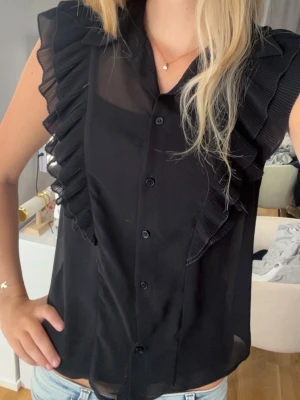 Super snygg blus - Super snygg svart blus från Zara!!