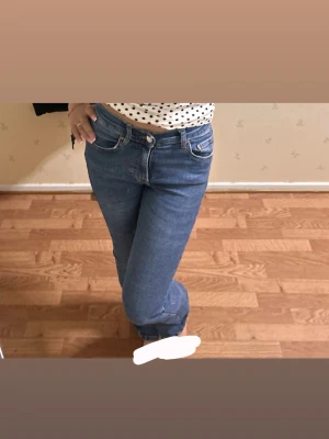 Bootcut jeans  - Bootcut jeans från Gina strl 34
