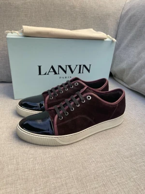 Lanvin skor  - Hej, säljer nu dessa svin snygga lanvin skor. Skorna är i grymt skick!  Begränsat antal boxar och dustbag. Hör av dig vid frågor. 