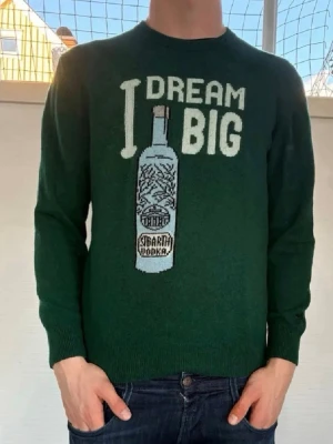 MC2 saint barth tröja  - Sällsynt MC2 saint barth tröja med texten ”I DREAM BIG” och den är av material kashmir| storlek:L| pris: 1349kr| skick: 9,8/10| hör av dig vid minsta lilla fundering eller fråga| 
