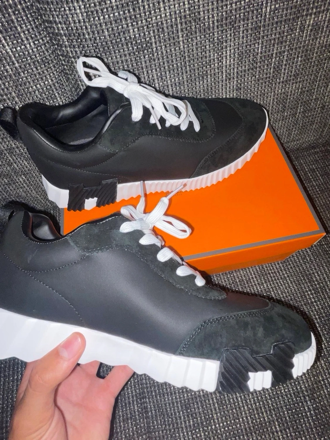 Svarta sneakers med vit sula - 2