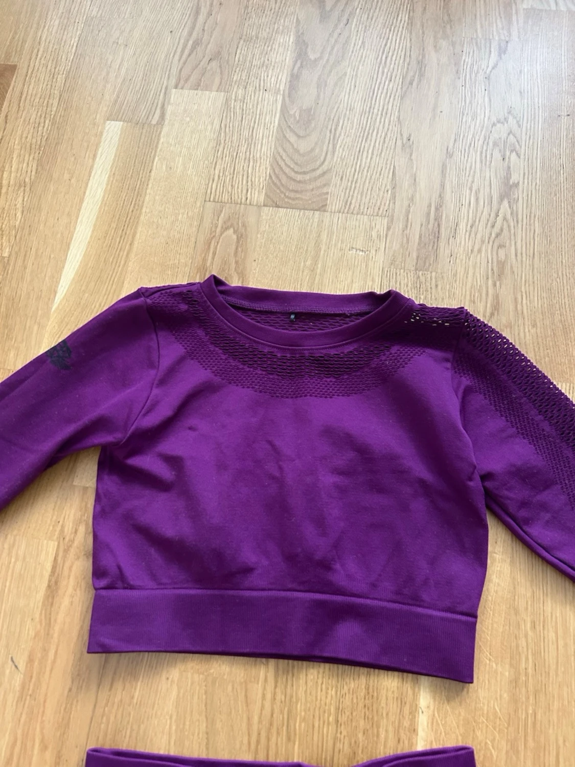 Lila träningstights och crop top set - 3