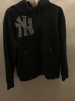 Hoodie  - Säljer denna hoodie. Strl - M | Skick - 8/10 