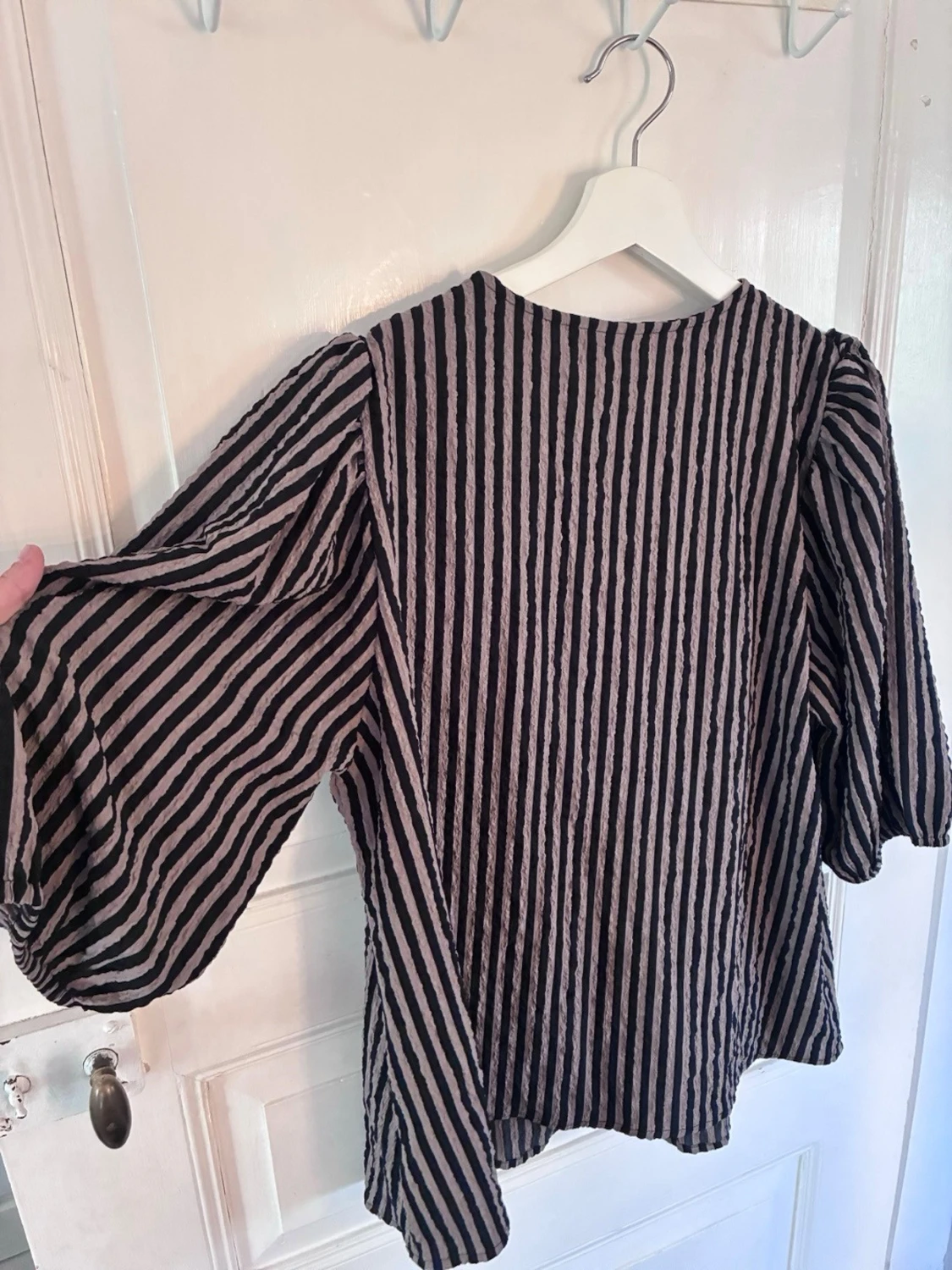 Randig blus med volang från Isolde - 3