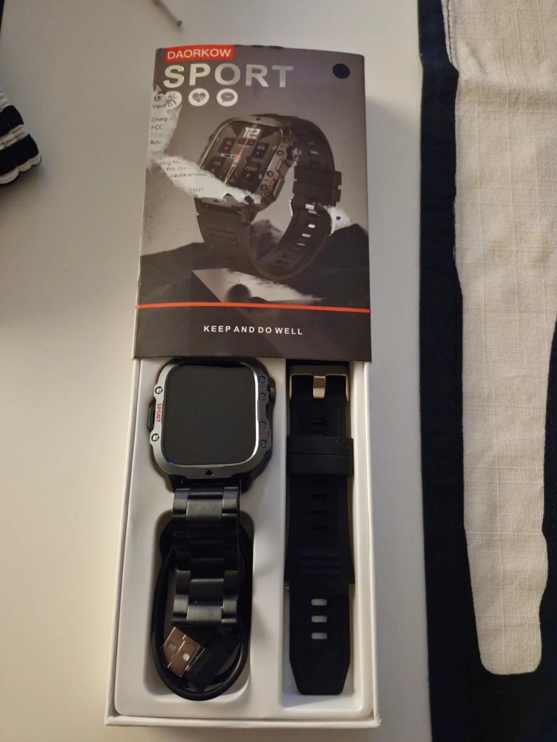 Sportig smartklocka med extra armband - 1