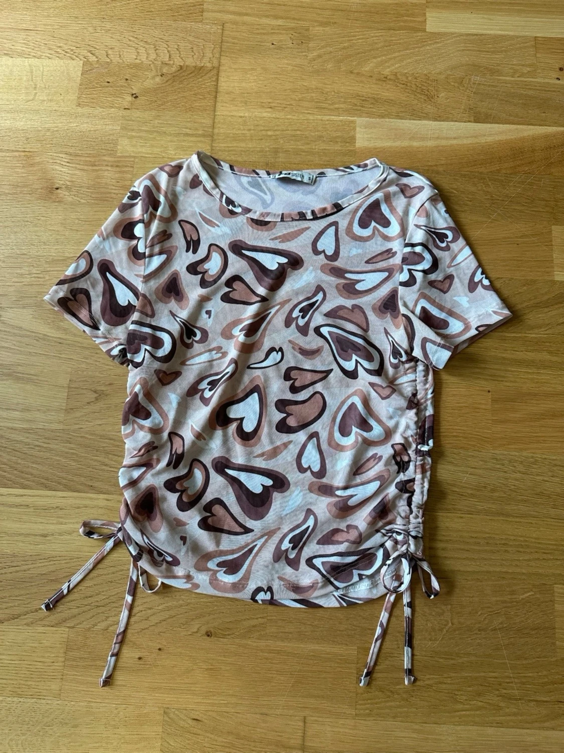 Hjärtan topp från FB Sister med snörning
