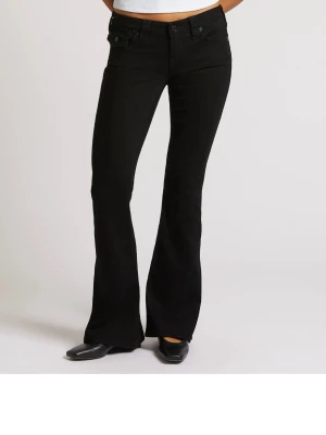 Svarta true religion jeans joey storlek 24 - Fick dessa jeans på min födelsedag detta året 1 maj anledningen till att jag säljer dom är för att dom är lite för korta för mig. Skriv för fler bilder🌸🥰