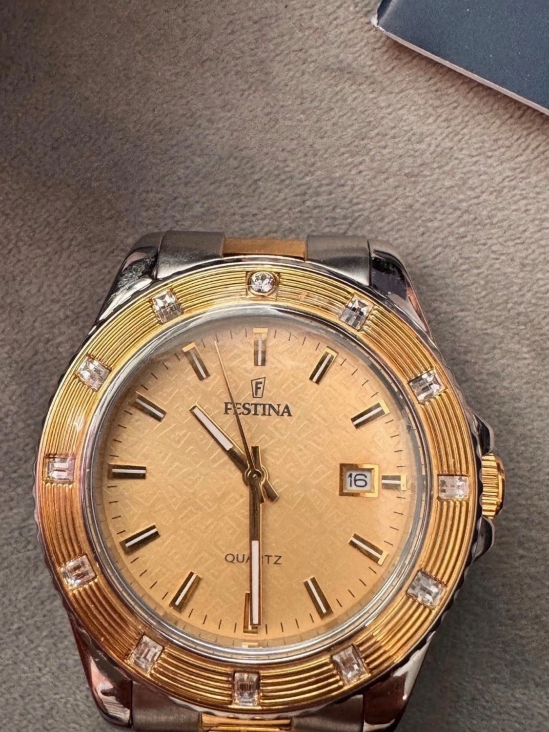 Festina klocka i guld och silver