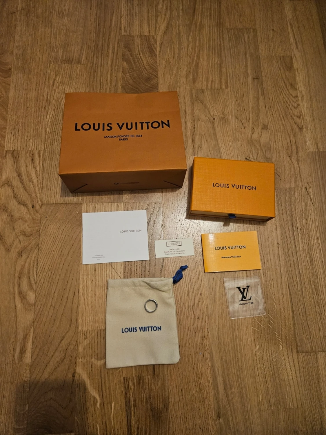 Louis Vuitton silverfärgad ring