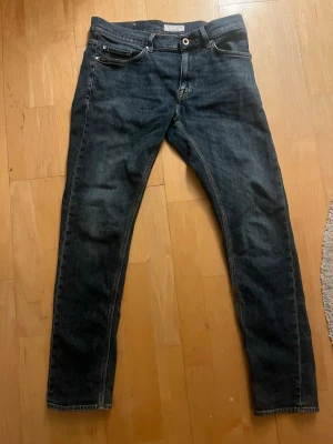 Tiger of sweden jeans - Säljer ett par snygga jeans från tiger of sweden i storlek 29/30.Passform slimfit och inga defekter eller sådant