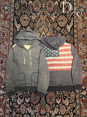 Rare denim and supply Ralph Lauren America hoodie  - Riktigt snygg och eftertraktad USA hoodie från Ralph Lauren, tröjan står i fint skick och sitter som en normal medium. Vid frågor skriv!