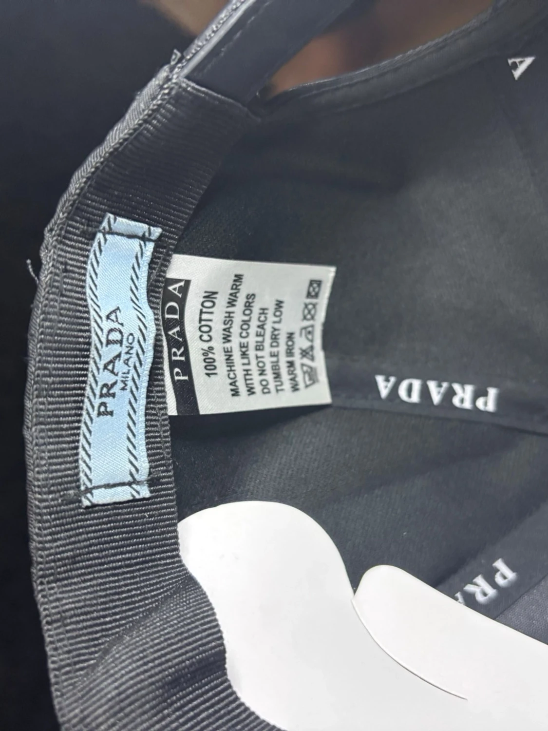 Svart keps från Prada i nylon - 5
